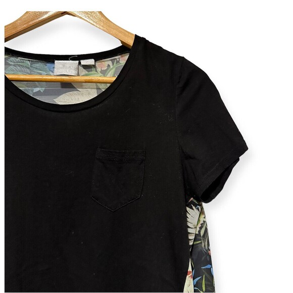 Zero Degrees Celsius Black Floral Pocket T Shirt Flowy Size Medium - Picture 2 of 4